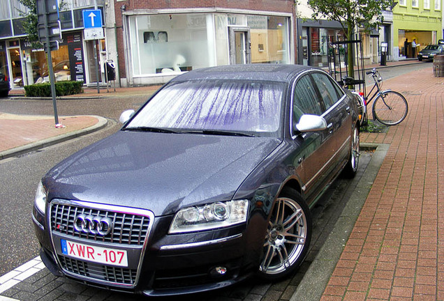 Audi S8 D3