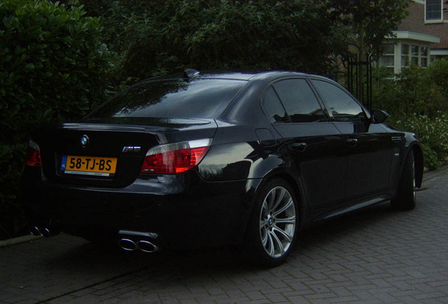 BMW M5 E60 2005