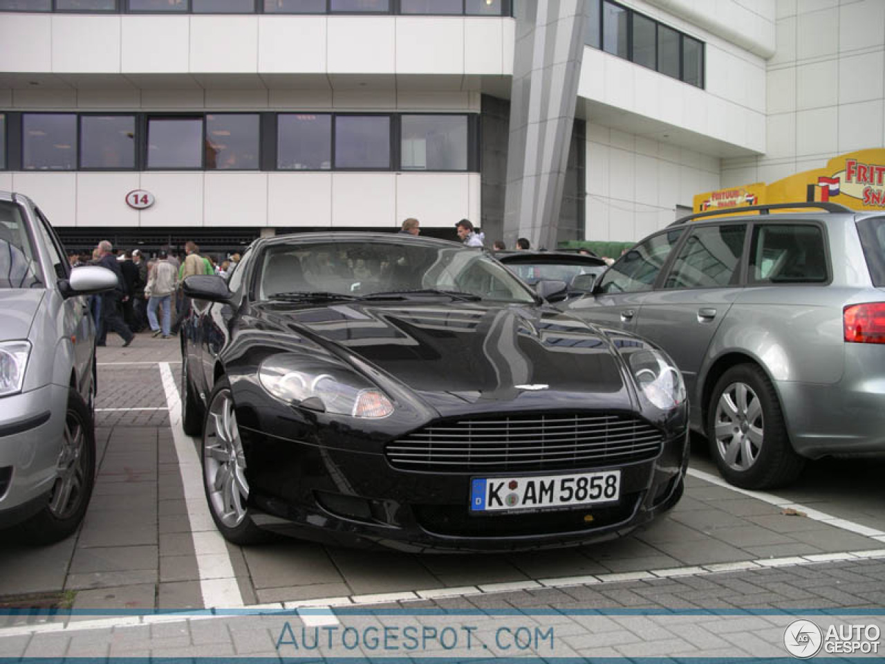 Aston Martin DB9