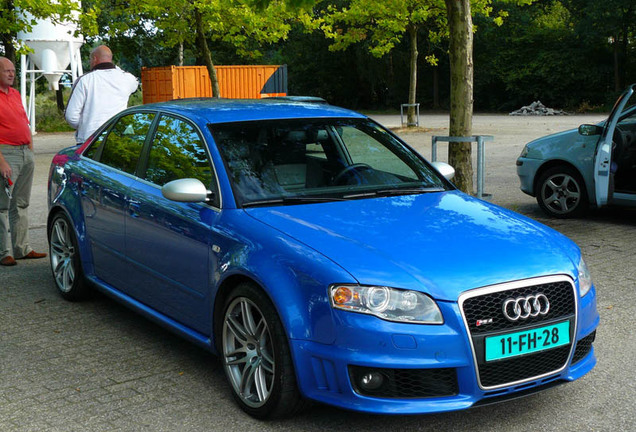 Audi RS4 Sedan