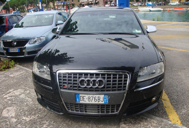 Audi S8 D3