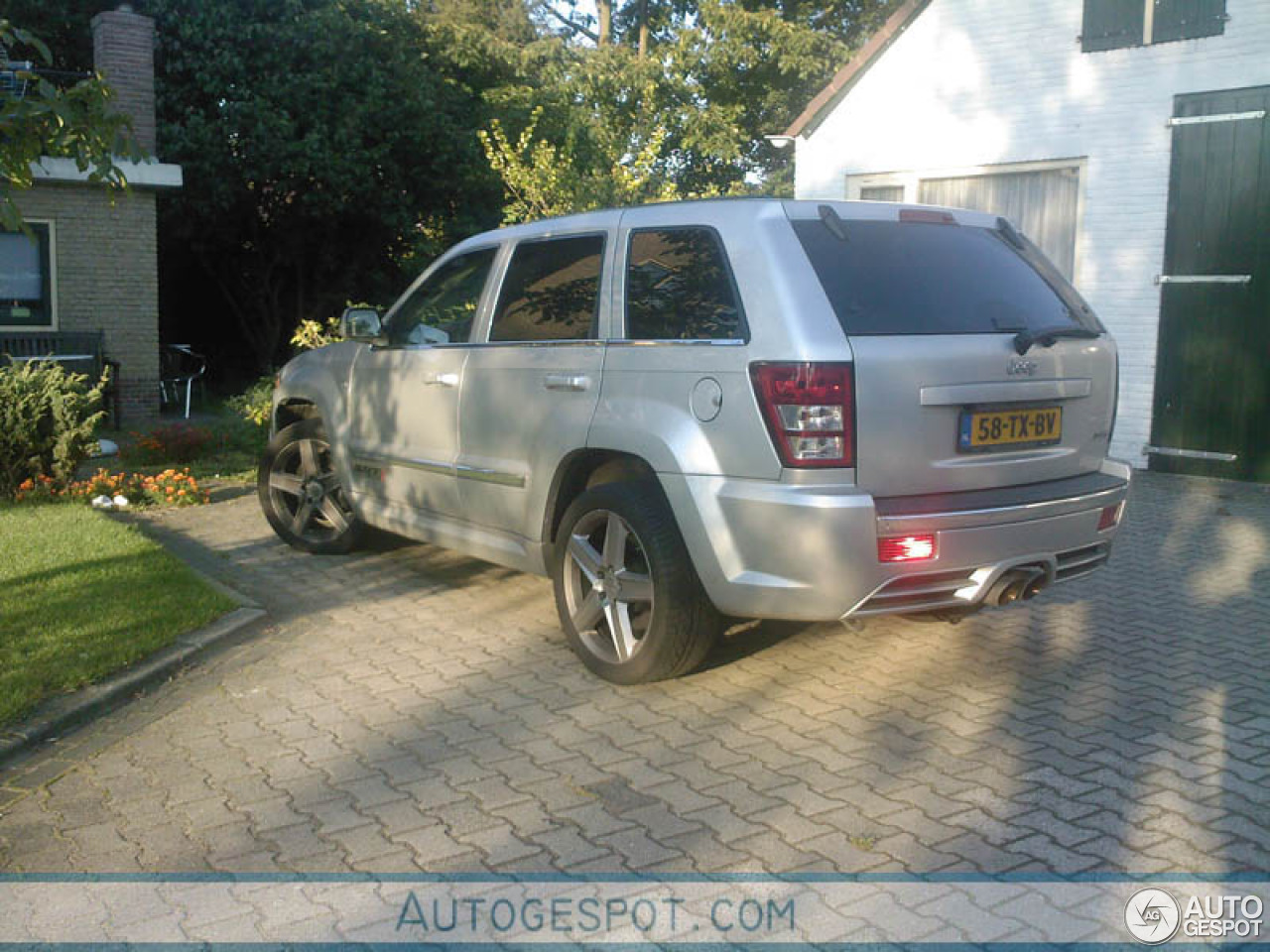 Jeep Grand Cherokee SRT-8 2005