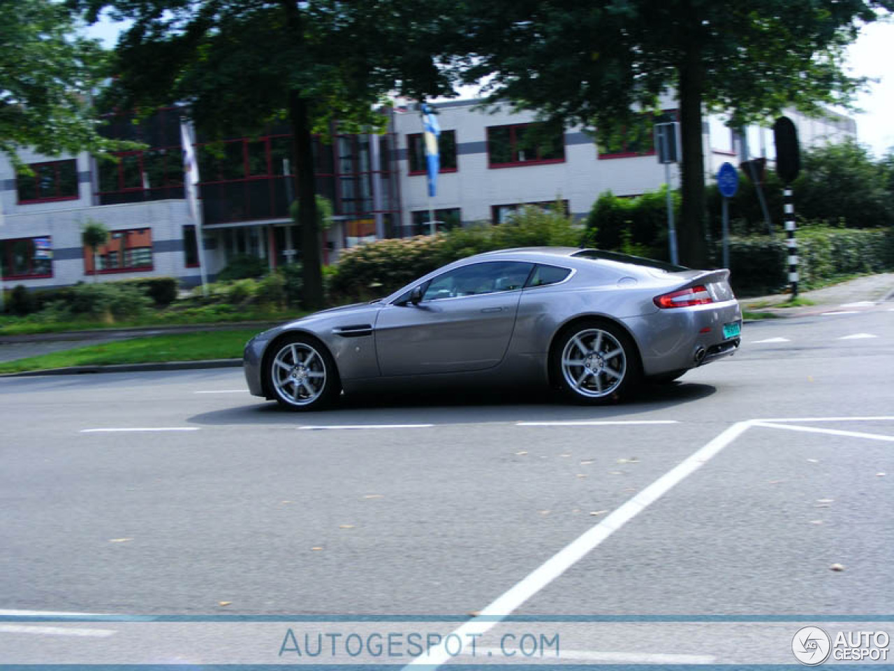 Aston Martin V8 Vantage