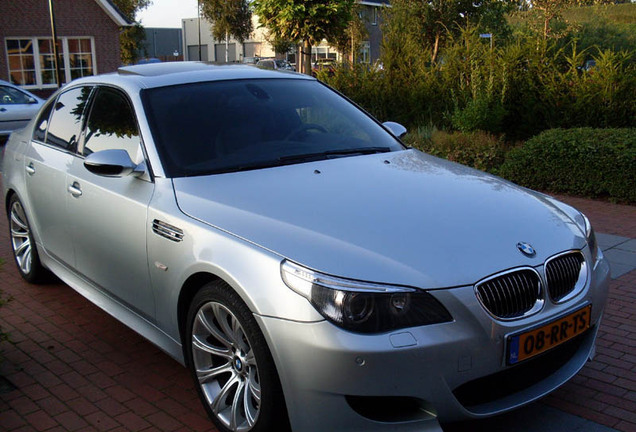 BMW M5 E60 2005