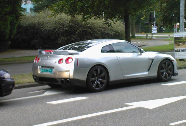 Nissan GT-R