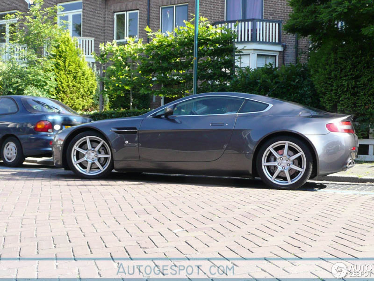 Aston Martin V8 Vantage