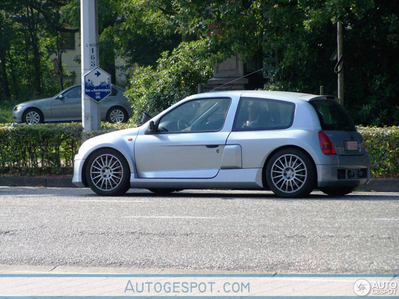 Renault Clio V6