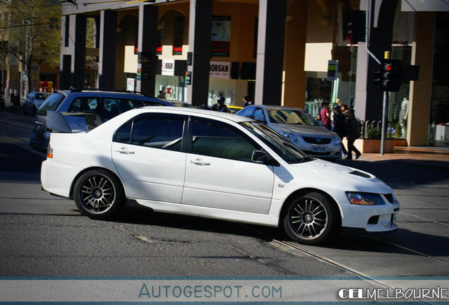 Mitsubishi Lancer Evolution IX FQ