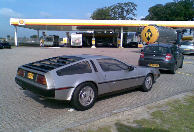 DeLorean DMC-12