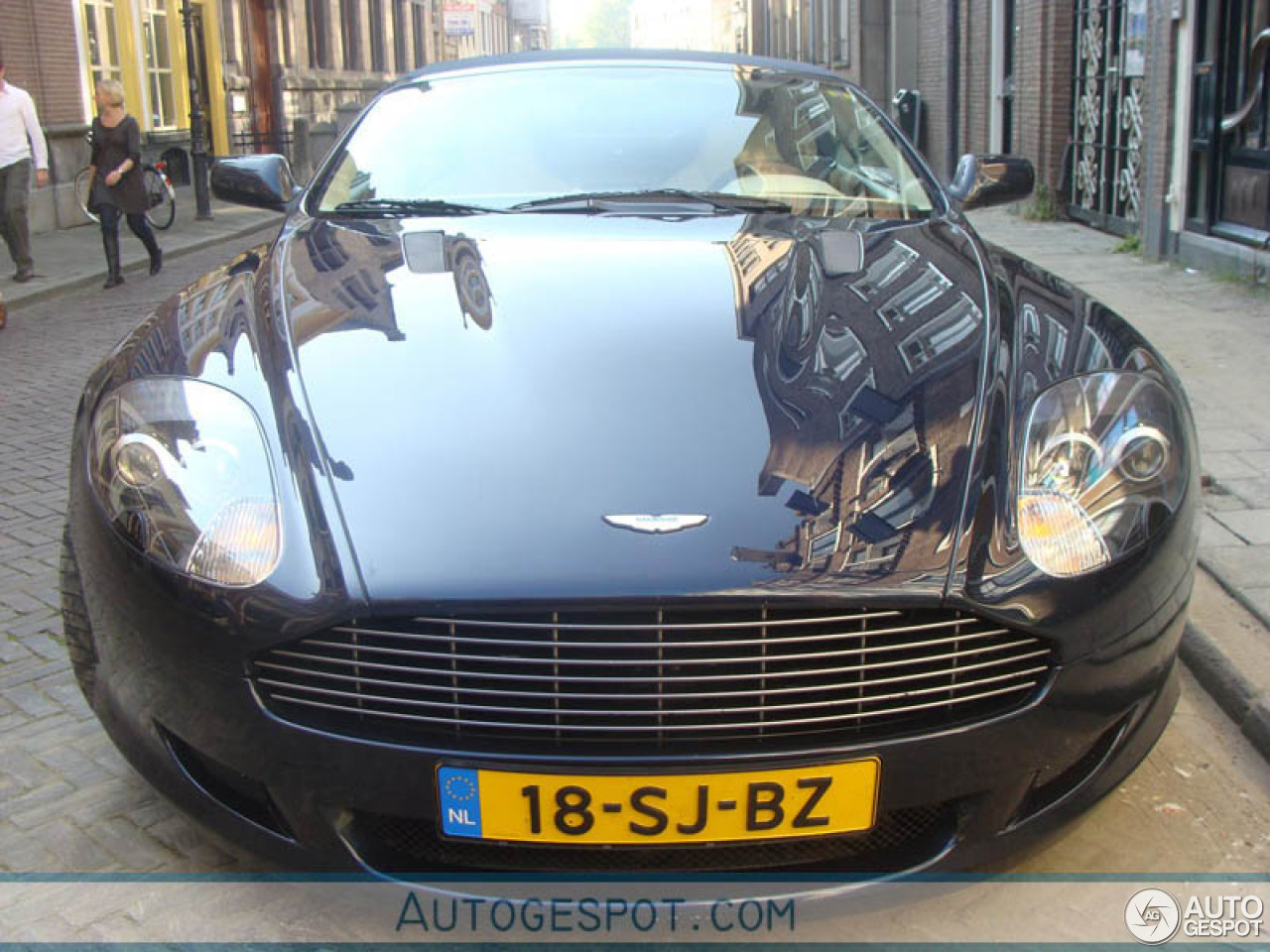 Aston Martin DB9 Volante