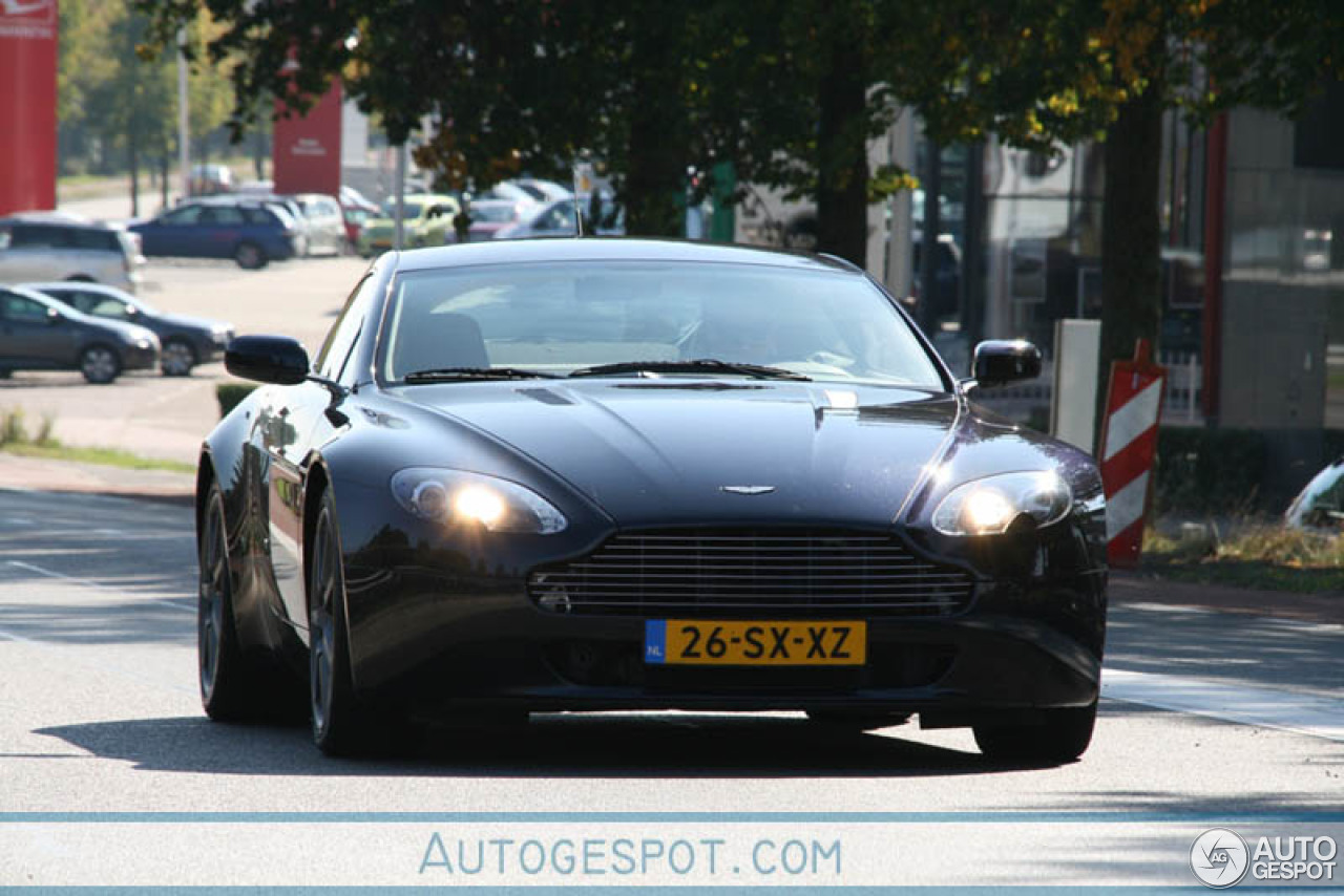 Aston Martin V8 Vantage