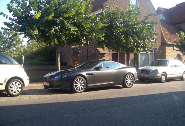 Aston Martin DB9