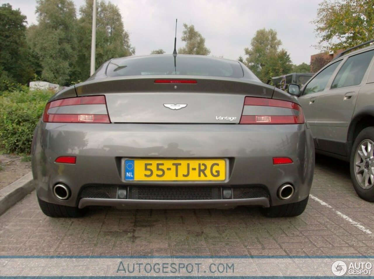 Aston Martin V8 Vantage