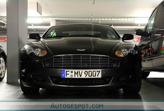 Aston Martin DB9