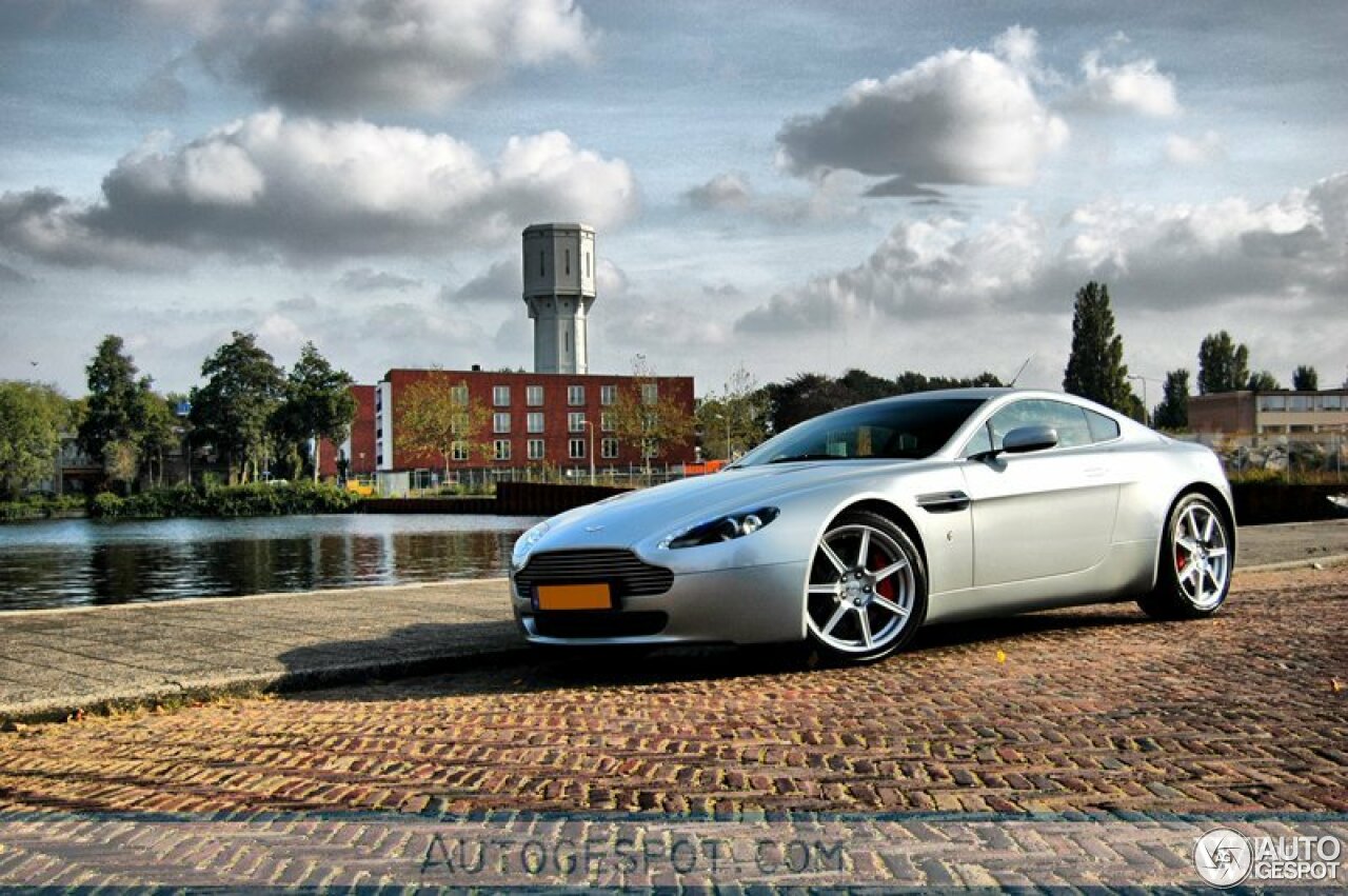 Aston Martin V8 Vantage