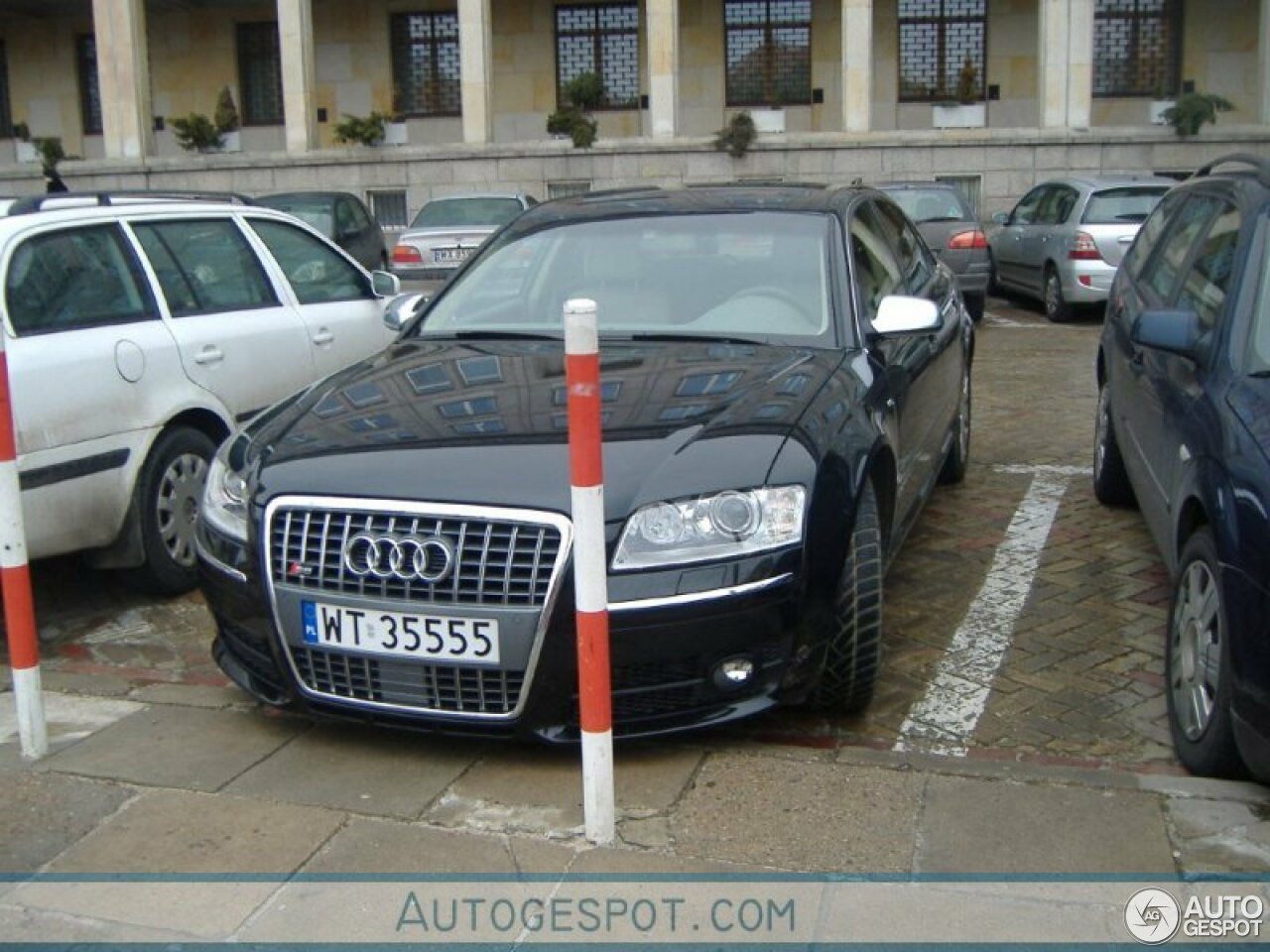 Audi S8 D3