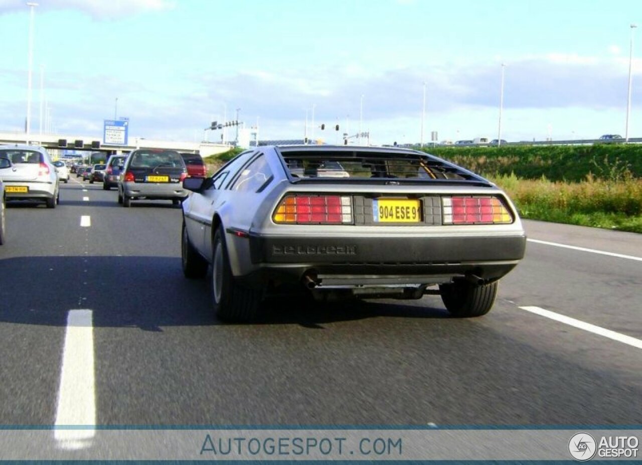 DeLorean DMC-12