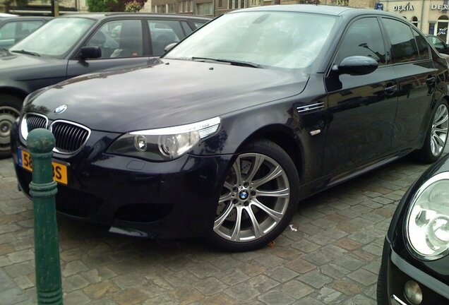 BMW M5 E60 2005