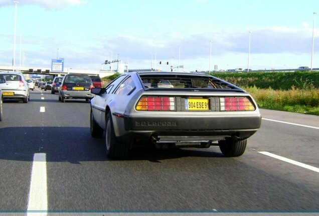 DeLorean DMC-12