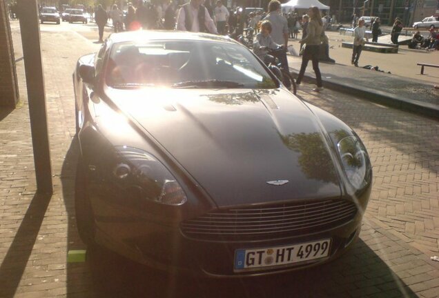 Aston Martin DB9