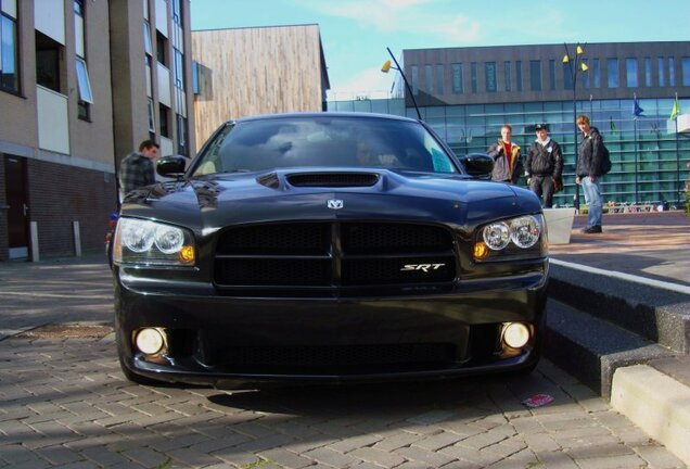 Dodge Charger SRT-8