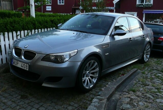 BMW M5 E60 2005