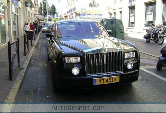 Rolls-Royce Phantom Black