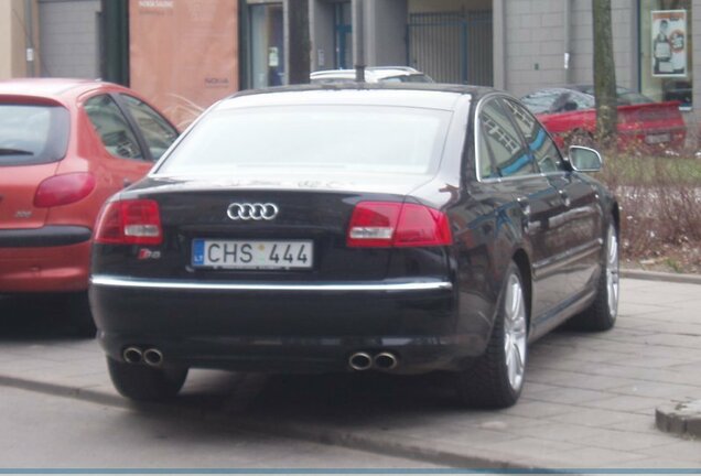 Audi S8 D3