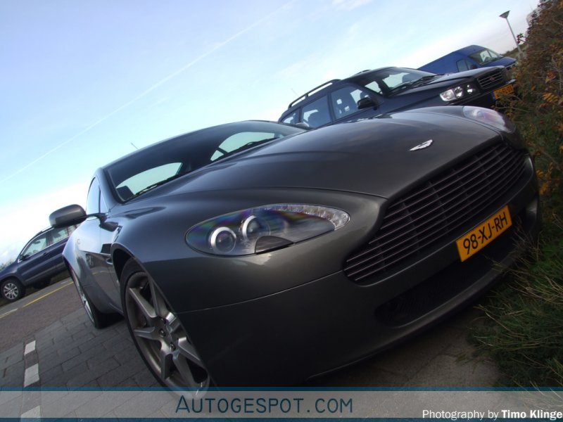 Aston Martin V8 Vantage