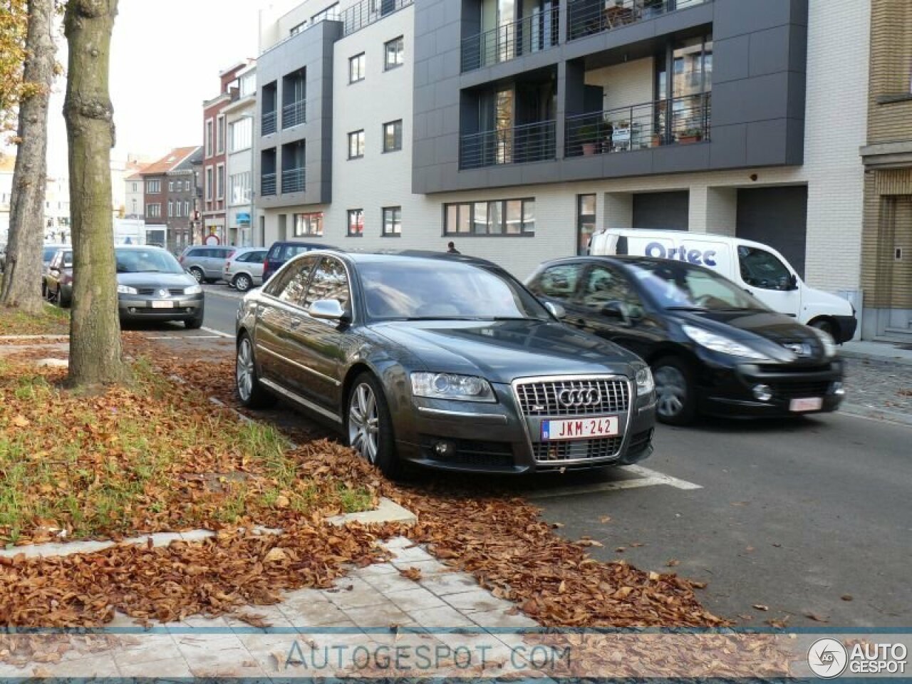 Audi S8 D3