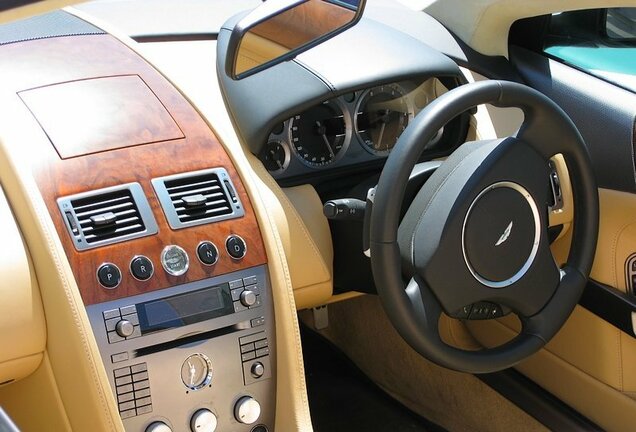 Aston Martin DB9 Volante