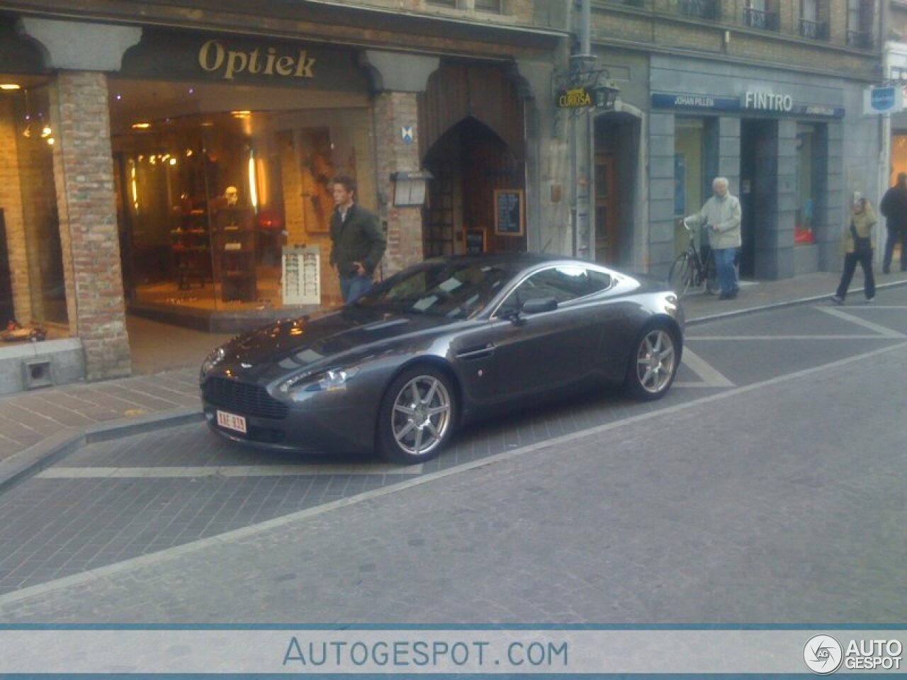 Aston Martin V8 Vantage