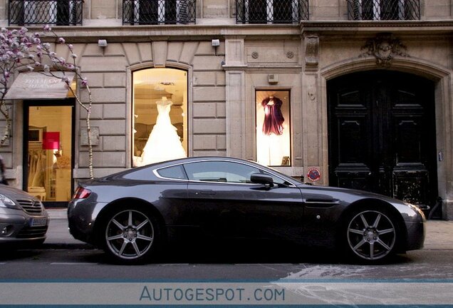 Aston Martin V8 Vantage