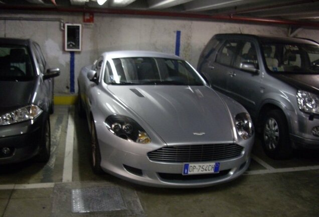 Aston Martin DB9