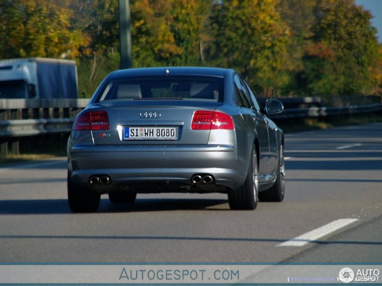 Audi S8 D3