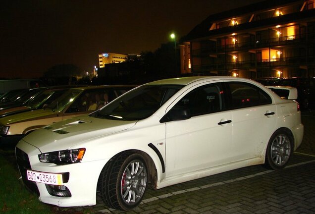 Mitsubishi Lancer Evolution X RS