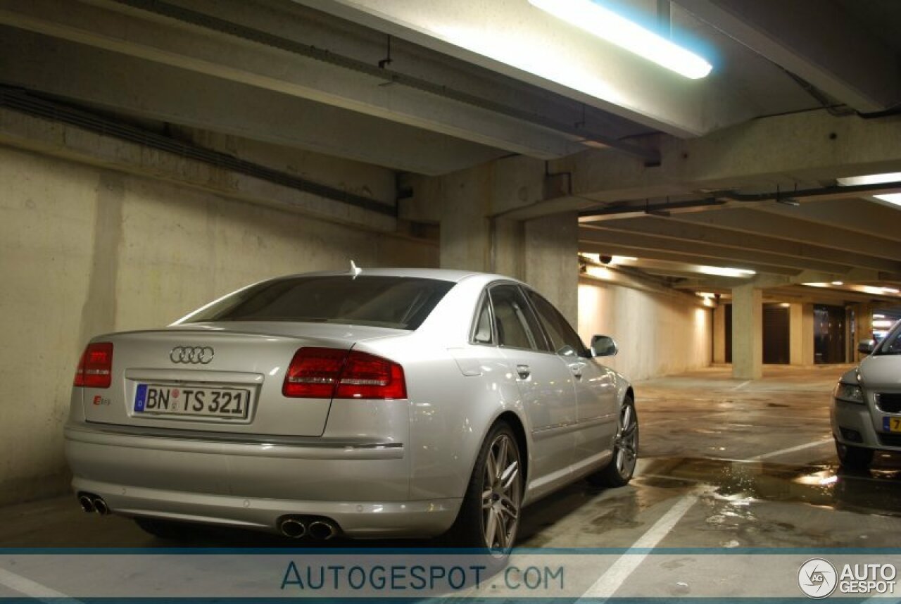 Audi S8 D3