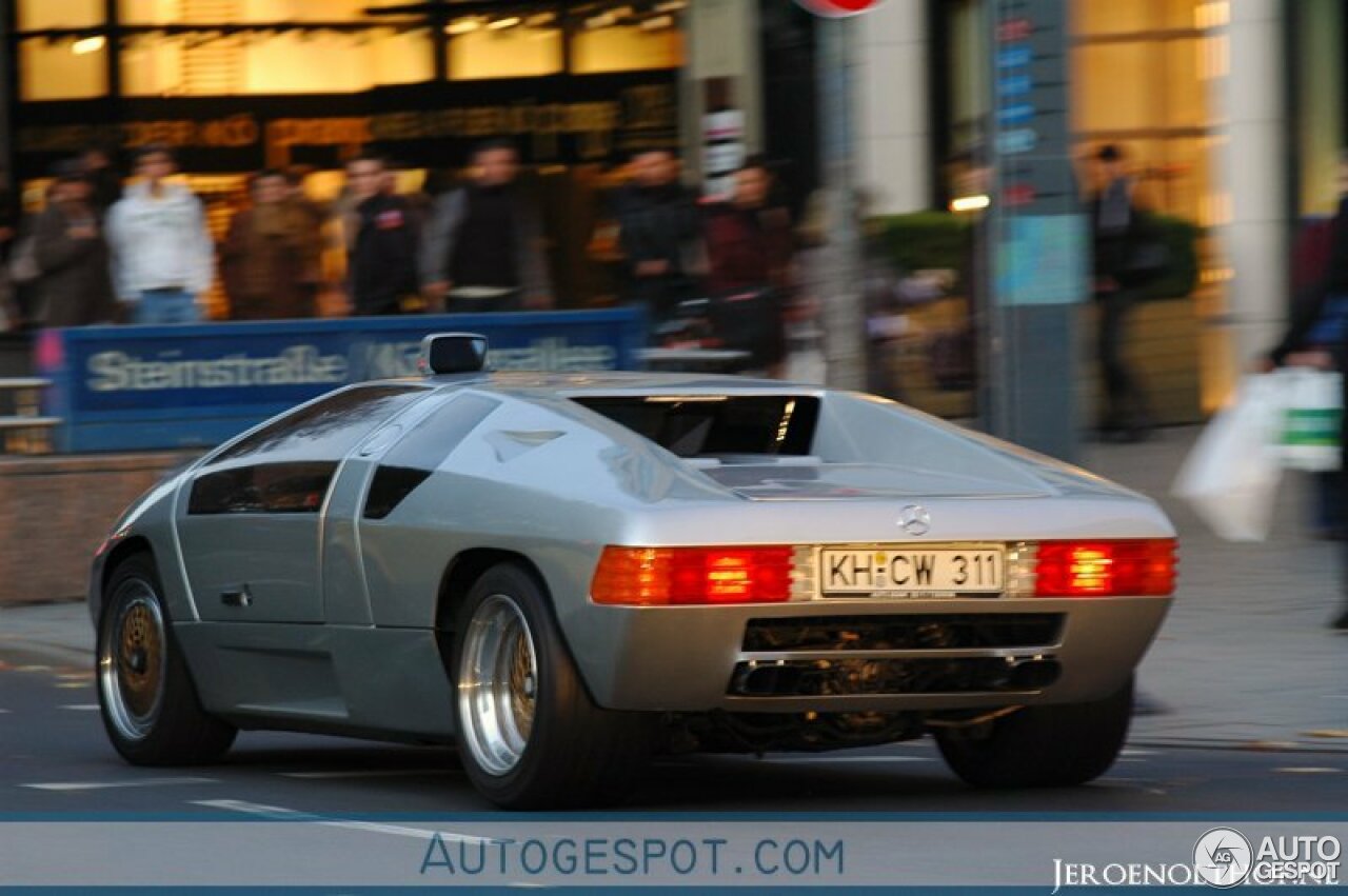 Isdera Imperator 108i