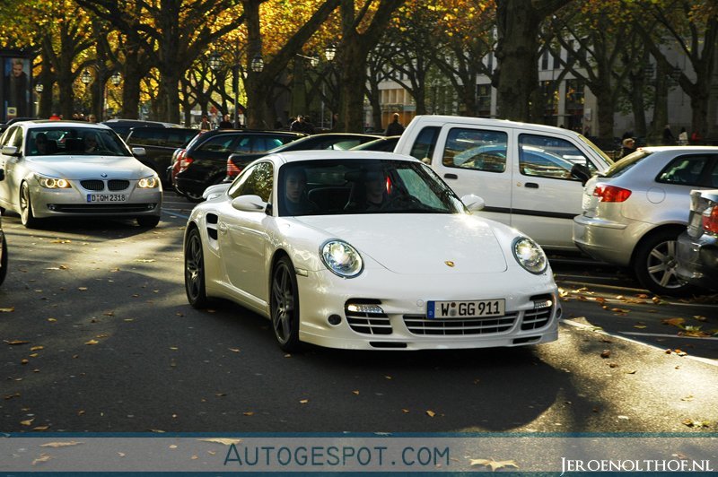 3x Porsche Turbo op hetzelfde kenteken gespot