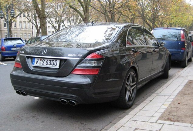 Mercedes-Benz S 63 AMG W221