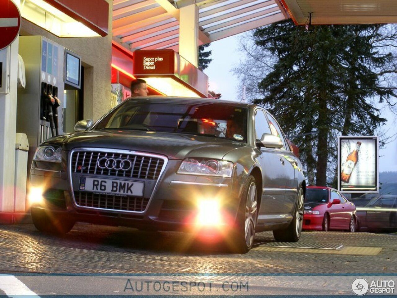 Audi S8 D3