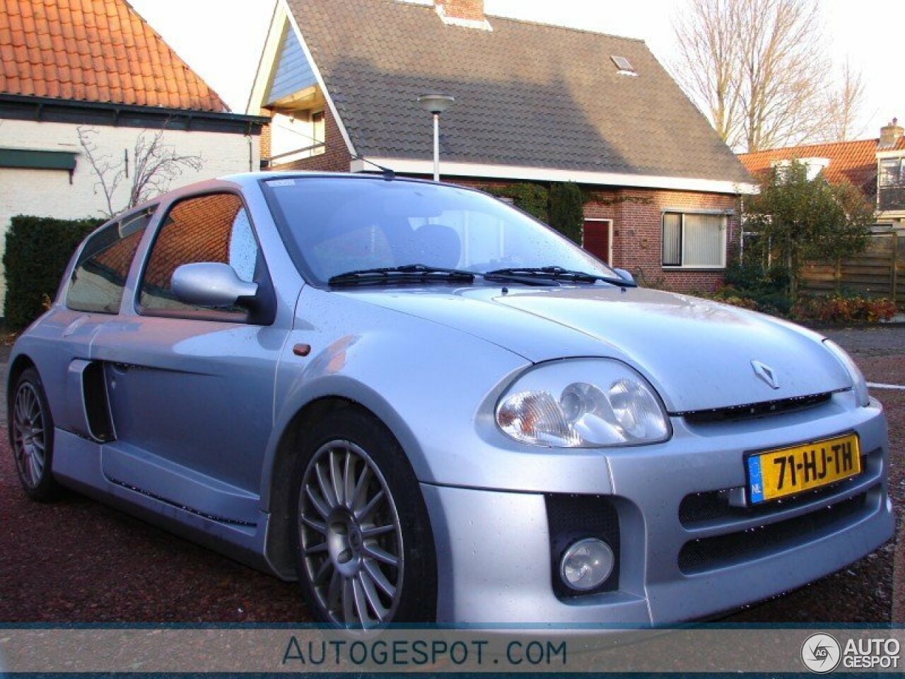 Renault Clio V6