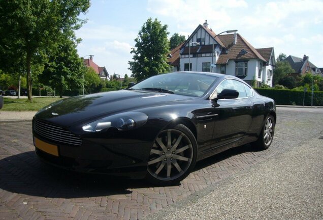 Aston Martin DB9