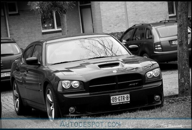 Dodge Charger SRT-8