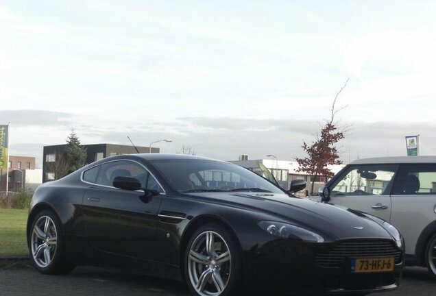 Aston Martin V8 Vantage