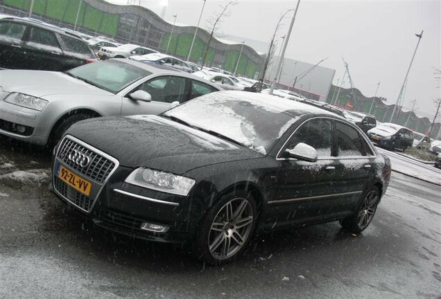 Audi S8 D3