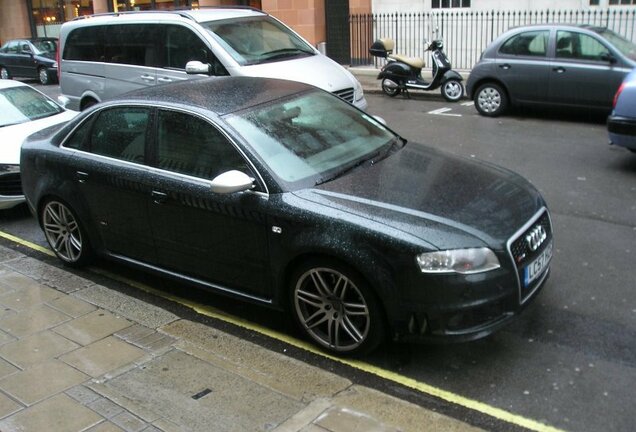 Audi RS4 Sedan