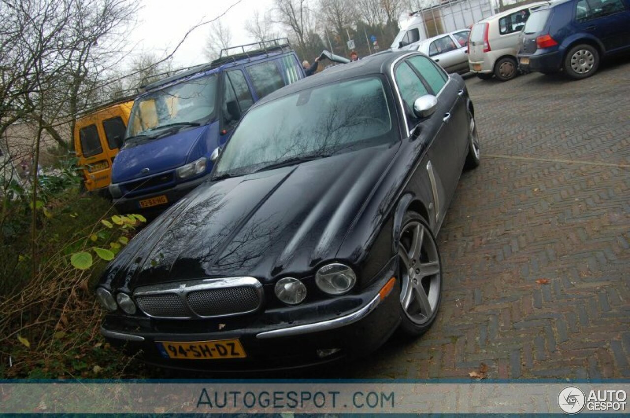 Jaguar Super V8 Portfolio