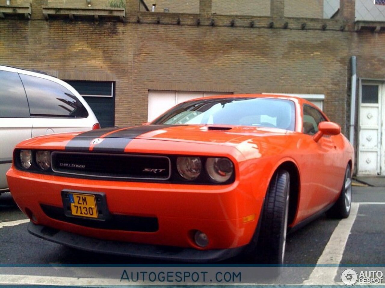 Dodge Challenger SRT-8