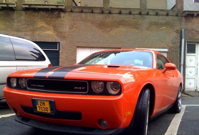 Dodge Challenger SRT-8